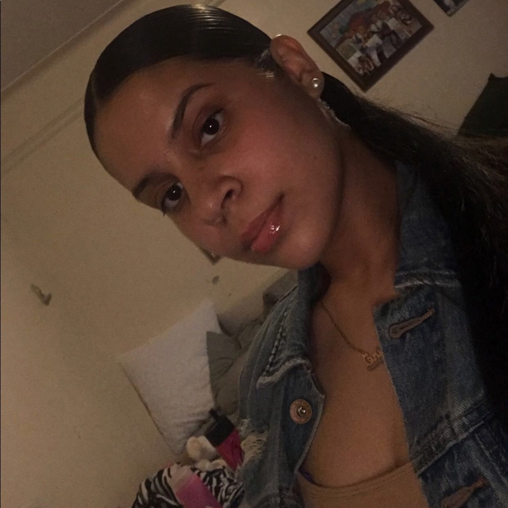 Meet your Posher, Jasmine